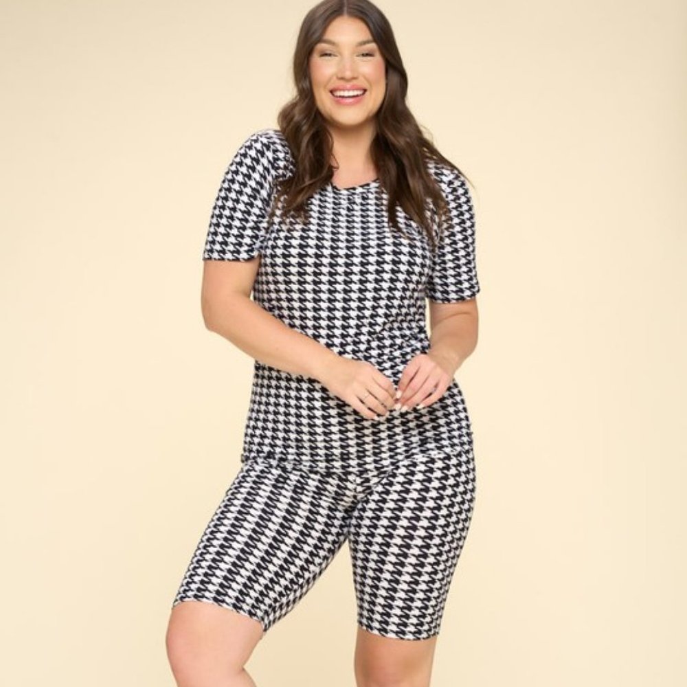 Plus Size Jacquard Printed High Waisted Biker Shorts and Tee Two Piece Set - Picture 2 of 5